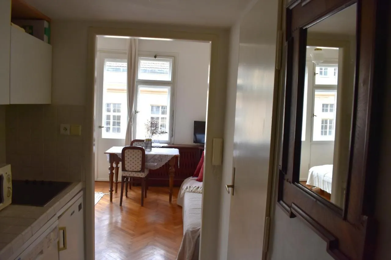 Old Town Residence - Konviktska Praga