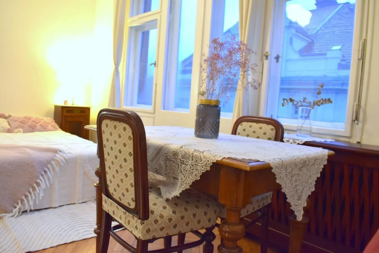 Old Town Residence - Konviktska Praga Apartament